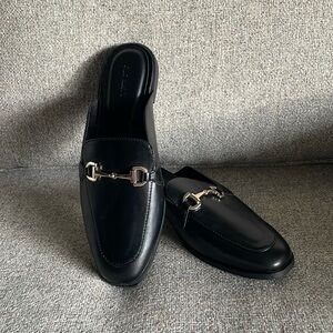 Women's Black Old Navy Loafer Mules - Size 8